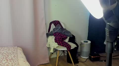 liyafly online show from 04/22/26, 04:26