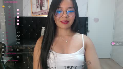 Snapshot of liz25_b chatting on 01/04/25, 03:07 Liz online show from 01/04/25, 03:07