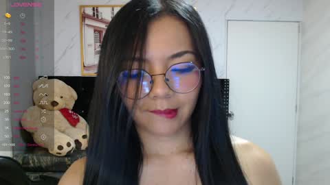 Snapshot of liz25_b chatting on 01/25/25, 06:12 Liz online show from 01/25/25, 06:12