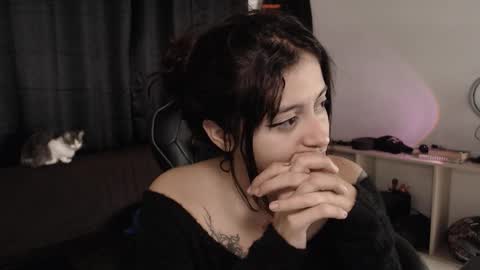 Elizabeth online show from 11/24/25, 08:30