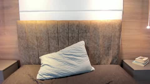 Snapshot of liz_goth chatting on 03/12/25, 12:57 Liz online show from 03/12/25, 12:57