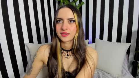 Snapshot of liz_goth chatting on 12/03/25, 02:08 Liz online show from 12/03/25, 02:08