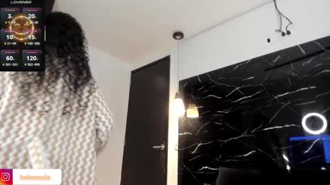 Liz  online show from 03/12/25, 12:15