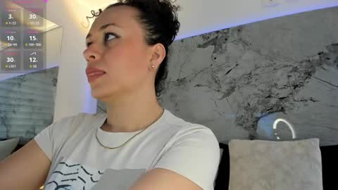 Liz  online show from 11/21/25, 12:15