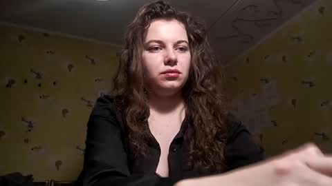 Molly online show from 04/20/26, 05:16