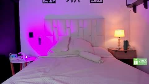 Snapshot of lizamaranth1 chatting on 10/12/25, 01:21 liz online show from 10/12/25, 01:21