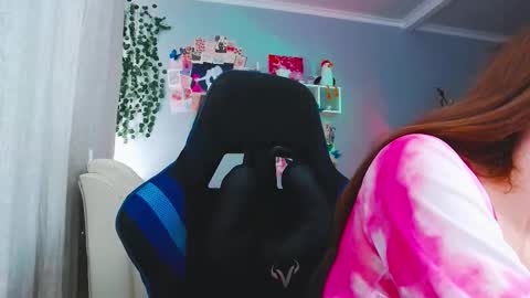 Lisa online show from 10/18/25, 11:11