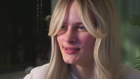 Snapshot of lizbethcoll chatting on 01/02/25, 05:18 Sunnheart online show from 01/02/25, 05:18