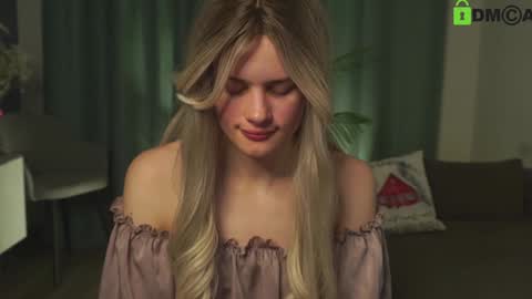 Snapshot of lizbethcoll chatting on 01/24/25, 04:28 Sunnheart online show from 01/24/25, 04:28