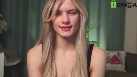 Snapshot of lizbethcoll chatting on 02/01/25, 08:26 Sunnheart online show from 02/01/25, 08:26