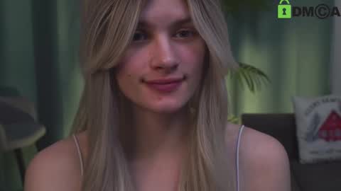 Snapshot of lizbethcoll chatting on 02/23/25, 01:46 Sunnheart online show from 02/23/25, 01:46