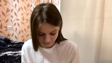 Kate online show from 10/08/25, 06:44