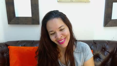 L I Z  E T H   online show from 12/21/25, 09:11