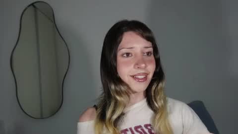 Snapshot of lizgein chatting on 07/18/26, 12:37 lizgein online show from 07/18/26, 12:37