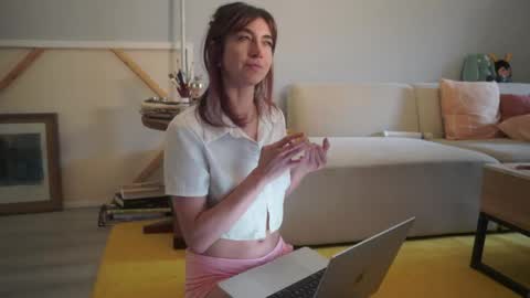 Snapshot of lizmreow chatting on 06/03/26, 08:14 Liselle online show from 06/03/26, 08:14