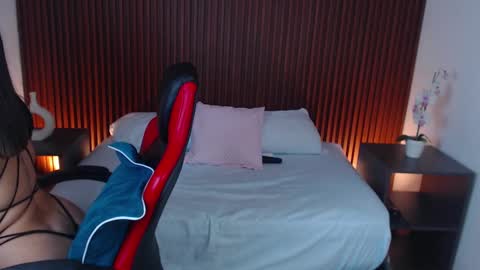 Snapshot of lizowenn_ chatting on 03/07/25, 02:56 LIZETH online show from 03/07/25, 02:56