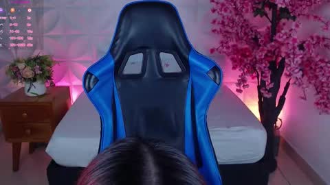 Snapshot of lizowenn_ chatting on 10/30/25, 12:17 LIZETH online show from 10/30/25, 12:17