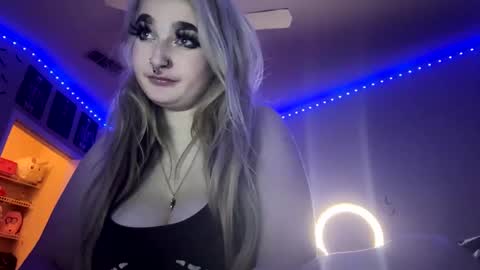 Lizz  online show from 01/25/25, 04:23