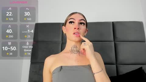 lizz_luna online show from 09/27/25, 02:44