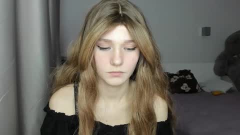 lizza_a online show from 03/25/26, 08:48