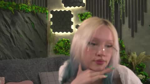 Snapshot of lizzofkiss chatting on 05/14/26, 07:04 Liza online show from 05/14/26, 07:04