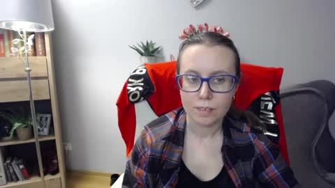 Lizzy online show from 04/09/26, 06:19