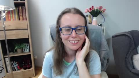 Lizzy online show from 05/25/26, 04:29