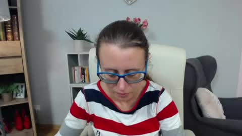 Snapshot of lizzy_sparkle chatting on 07/06/26, 04:31 Lizzy online show from 07/06/26, 04:31