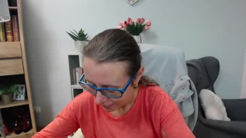 Snapshot of lizzy_sparkle chatting on 07/08/26, 04:17 Lizzy online show from 07/08/26, 04:17