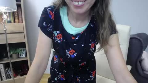 Snapshot of lizzy_sparkle chatting on 07/16/26, 05:24 Lizzy online show from 07/16/26, 05:24