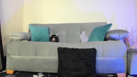 Snapshot of lizzyroses chatting on 10/13/25, 01:00 Elizabeth but call me Lizz  online show from 10/13/25, 01:00