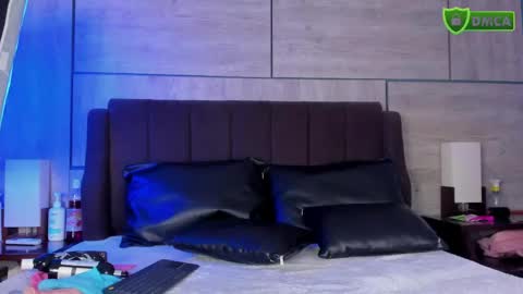 LizzySato online show from 04/25/26, 06:49