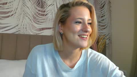 Snapshot of lizzysin chatting on 04/17/26, 01:52 lizzysin online show from 04/17/26, 01:52