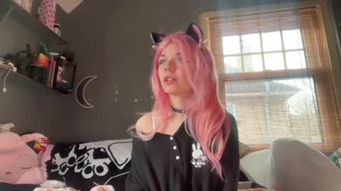 Snapshot of lizzyylovesick chatting on 02/17/25, 02:15 lizzybunny online show from 02/17/25, 02:15