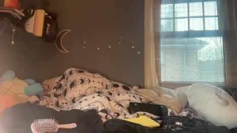 Snapshot of lizzyylovesick chatting on 03/01/25, 05:05 lizzybunny online show from 03/01/25, 05:05