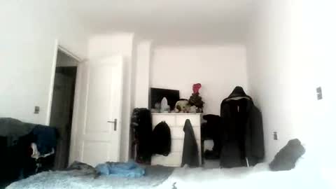 ellbee online show from 09/23/25, 08:39