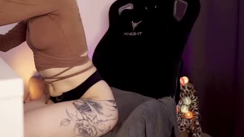 Mila online show from 06/14/26, 12:41