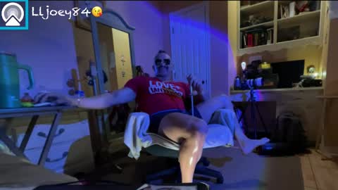 Snapshot of lljoey84 chatting on 04/25/26, 05:43 lljoey84 online show from 04/25/26, 05:43