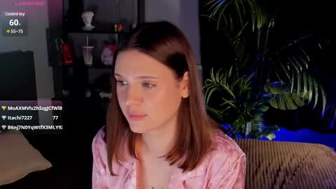 Snapshot of llkadream chatting on 03/08/25, 12:11 Arina online show from 03/08/25, 12:11