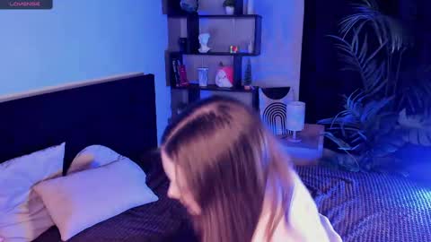 Snapshot of llkadream chatting on 03/12/25, 11:54 Arina online show from 03/12/25, 11:54