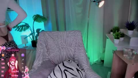 Snapshot of llkadream chatting on 09/14/25, 07:07 Arina online show from 09/14/25, 07:07