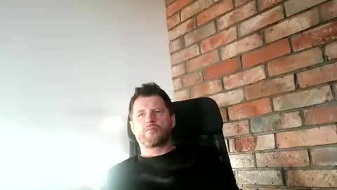 Snapshot of lllukasssxxx chatting on 11/15/25, 01:07 lllukasssxxx online show from 11/15/25, 01:07