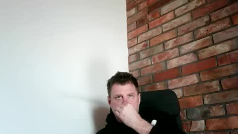 Snapshot of lllukasssxxx chatting on 04/12/26, 10:20 lllukasssxxx online show from 04/12/26, 10:20