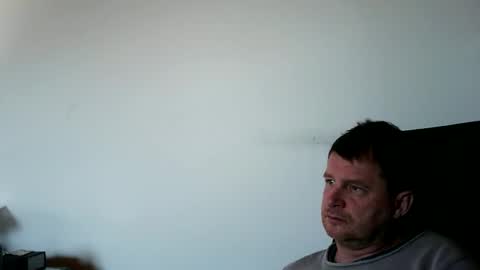 Snapshot of lllukasssxxx chatting on 04/18/26, 08:18 lllukasssxxx online show from 04/18/26, 08:18