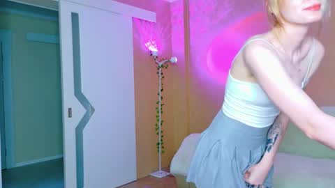 llovelymia online show from 06/24/26, 03:05