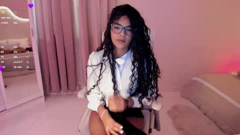Snapshot of lm_kloeeh chatting on 01/21/25, 11:13 Kloe see you 28-11  to celebrate my birthday online show from 01/21/25, 11:13