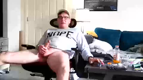 Snapshot of lngdickdaddy chatting on 10/15/25, 03:45 LongDick Daddy online show from 10/15/25, 03:45