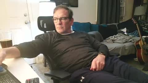 Snapshot of lngdickdaddy chatting on 11/12/25, 01:28 LongDick Daddy online show from 11/12/25, 01:28