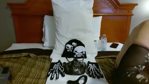 John online show from 10/29/25, 11:39