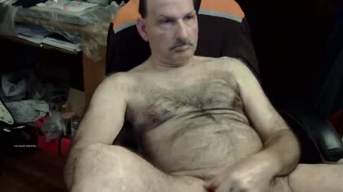 Snapshot of loades182025 chatting on 10/17/25, 01:42 loades182025 online show from 10/17/25, 01:42